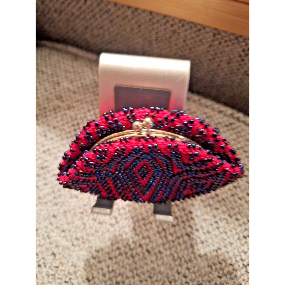 Vintage Iridescent Blue /Red Bead Mesh Kiss Lock Coin Purse